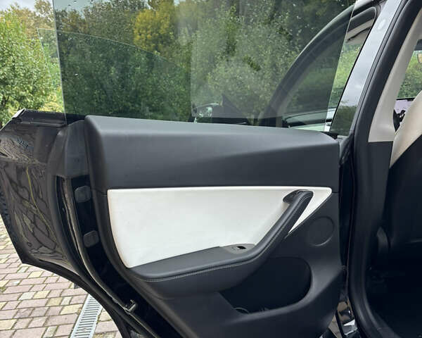Тесла Model Y 2020 в Тернополе на Automoto.ua Черный Тесла Model Y, объемом двигателя 0 л и пробегом 100 тыс. км за 23499 $, фото 9 на Automoto.ua