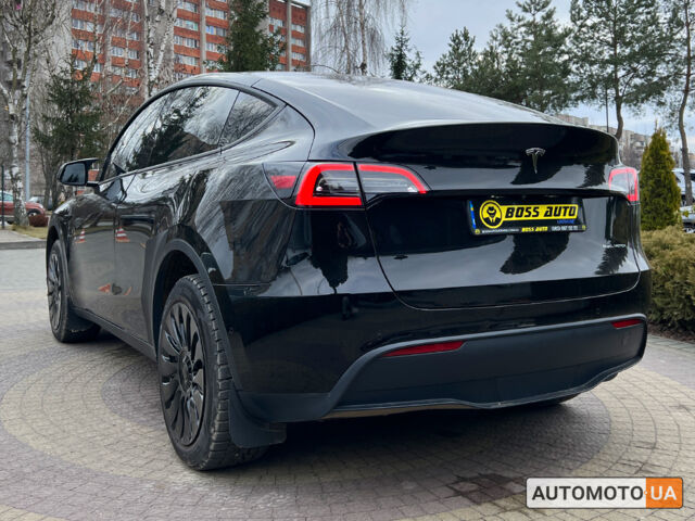 Черный Тесла Model Y, объемом двигателя 75 л и пробегом 72 тыс. км за 29800 $, фото 4 на Automoto.ua
