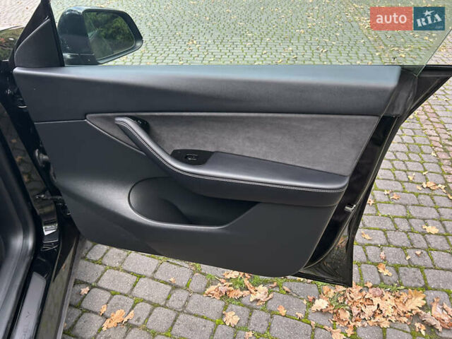 Черный Тесла Model Y, объемом двигателя 0 л и пробегом 140 тыс. км за 18000 $, фото 24 на Automoto.ua
