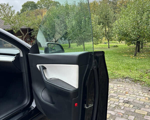 Тесла Model Y 2020 в Тернополе на Automoto.ua Черный Тесла Model Y, объемом двигателя 0 л и пробегом 100 тыс. км за 23499 $, фото 15 на Automoto.ua