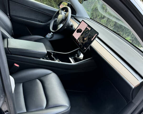 Черный Тесла Model Y, объемом двигателя 0 л и пробегом 92 тыс. км за 24400 $, фото 5 на Automoto.ua