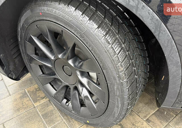 Черный Тесла Model Y, объемом двигателя 0 л и пробегом 169 тыс. км за 21900 $, фото 18 на Automoto.ua