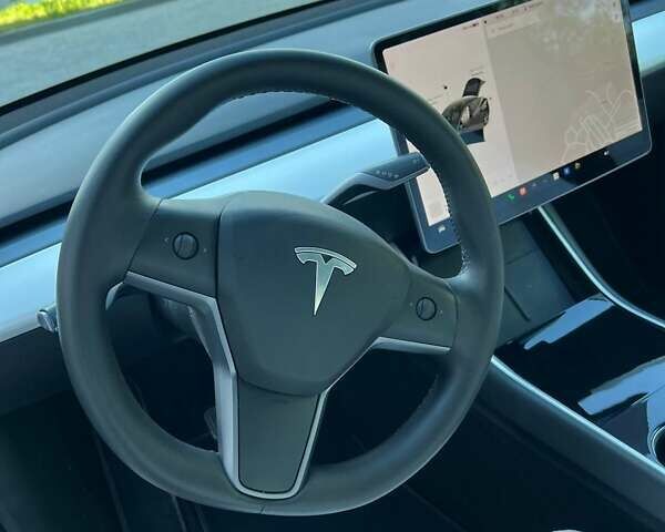 Черный Тесла Model Y, объемом двигателя 0 л и пробегом 65 тыс. км за 32000 $, фото 3 на Automoto.ua