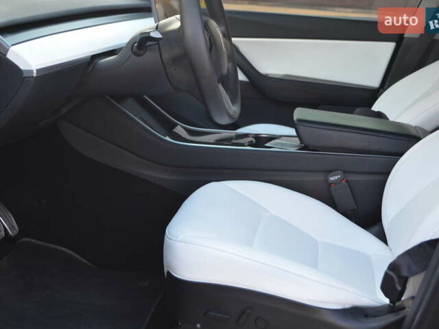 Черный Тесла Model Y, объемом двигателя 0 л и пробегом 77 тыс. км за 21900 $, фото 18 на Automoto.ua