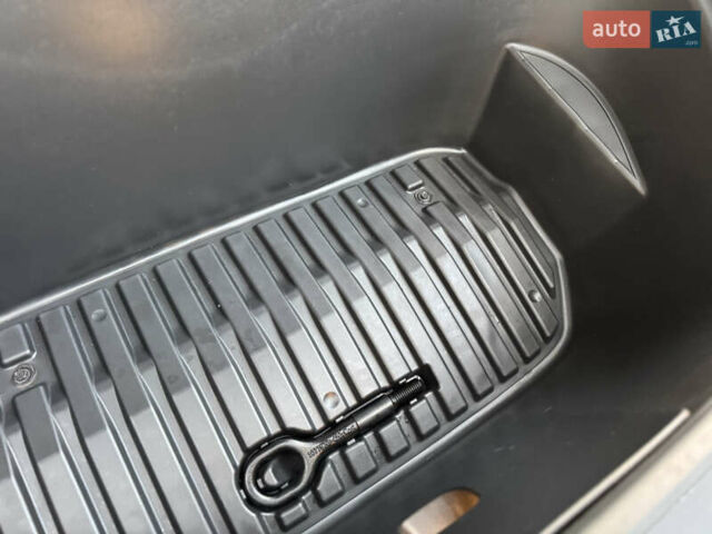 Черный Тесла Model Y, объемом двигателя 0 л и пробегом 149 тыс. км за 20600 $, фото 51 на Automoto.ua