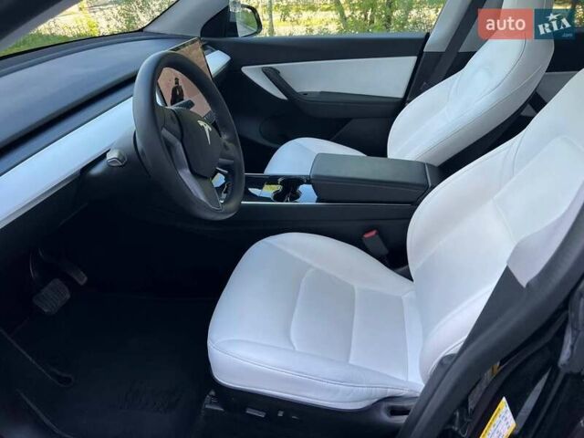 Черный Тесла Model Y, объемом двигателя 0 л и пробегом 65 тыс. км за 32000 $, фото 7 на Automoto.ua
