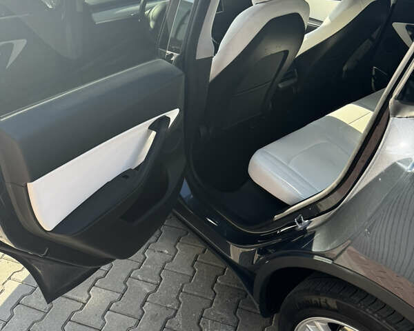 Черный Тесла Model Y, объемом двигателя 0 л и пробегом 90 тыс. км за 25000 $, фото 8 на Automoto.ua