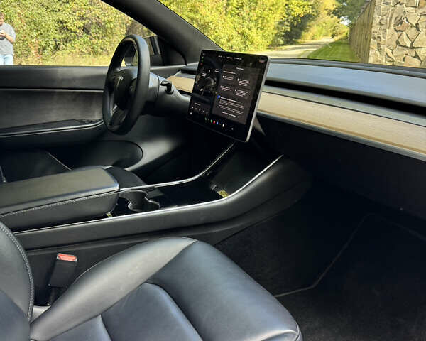 Черный Тесла Model Y, объемом двигателя 0 л и пробегом 143 тыс. км за 22900 $, фото 11 на Automoto.ua