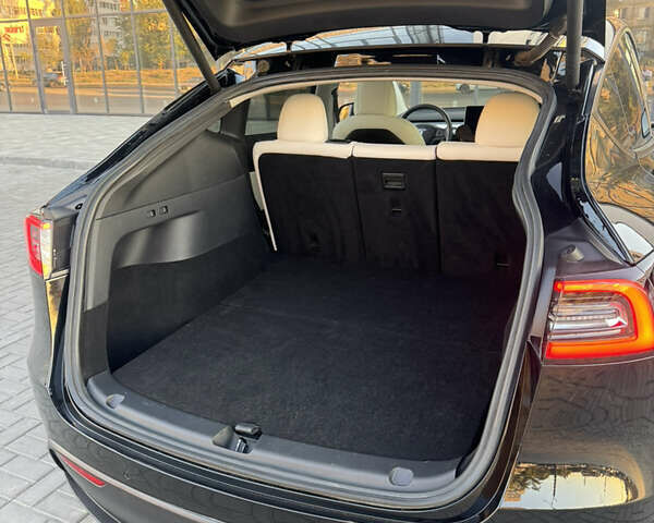 Черный Тесла Model Y, объемом двигателя 0 л и пробегом 20 тыс. км за 31900 $, фото 8 на Automoto.ua