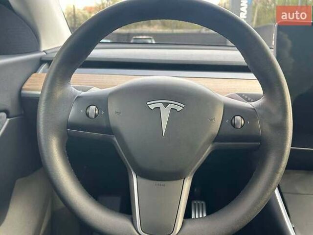 Черный Тесла Model Y, объемом двигателя 0 л и пробегом 84 тыс. км за 27500 $, фото 9 на Automoto.ua
