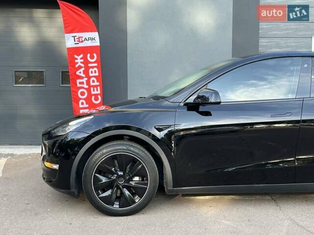 Черный Тесла Model Y, объемом двигателя 0 л и пробегом 136 тыс. км за 24999 $, фото 3 на Automoto.ua