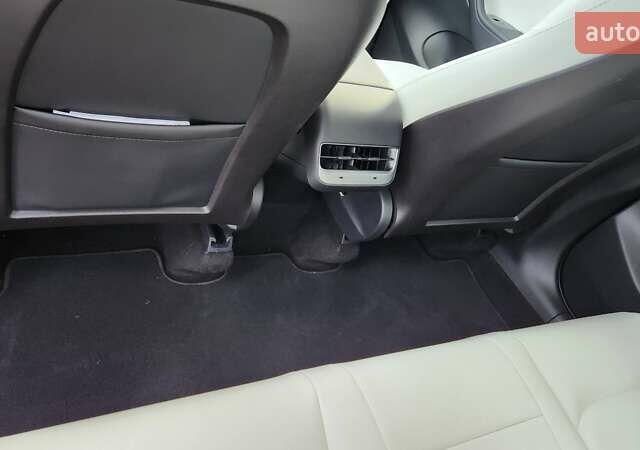 Черный Тесла Model Y, объемом двигателя 0 л и пробегом 86 тыс. км за 24500 $, фото 15 на Automoto.ua