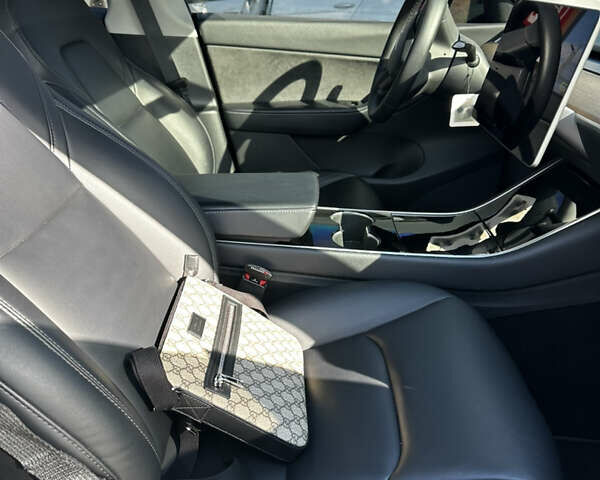 Тесла Model Y 2020 в Днепре (Днепропетровске) на Automoto.ua Черный Тесла Model Y, объемом двигателя 0 л и пробегом 81 тыс. км за 23800 $, фото 13 на Automoto.ua