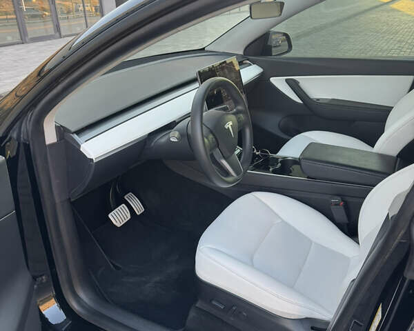 Черный Тесла Model Y, объемом двигателя 0 л и пробегом 20 тыс. км за 31900 $, фото 9 на Automoto.ua