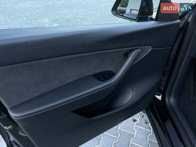 Чорний Тесла Model Y, об'ємом двигуна 0 л та пробігом 38 тис. км за 32900 $, фото 23 на Automoto.ua