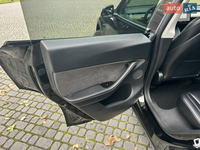 Черный Тесла Model Y, объемом двигателя 0 л и пробегом 140 тыс. км за 18000 $, фото 17 на Automoto.ua