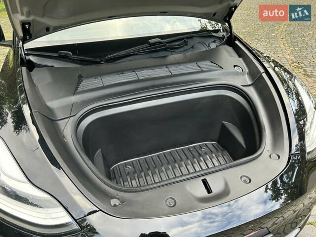 Черный Тесла Model Y, объемом двигателя 0 л и пробегом 140 тыс. км за 18000 $, фото 27 на Automoto.ua