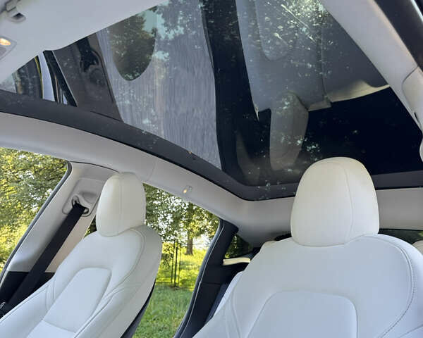Черный Тесла Model Y, объемом двигателя 0 л и пробегом 113 тыс. км за 22222 $, фото 21 на Automoto.ua