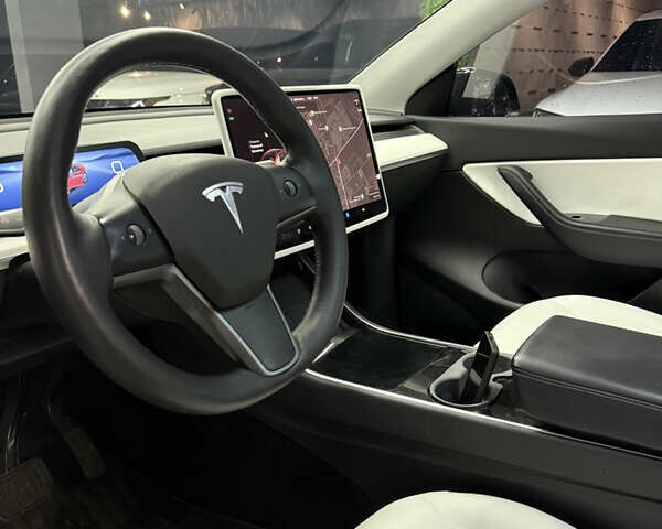 Черный Тесла Model Y, объемом двигателя 0 л и пробегом 124 тыс. км за 24900 $, фото 16 на Automoto.ua