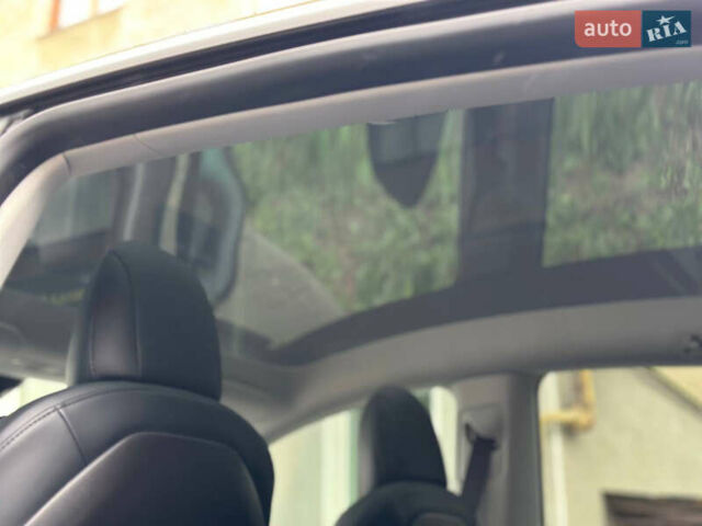 Черный Тесла Model Y, объемом двигателя 0 л и пробегом 82 тыс. км за 26000 $, фото 12 на Automoto.ua