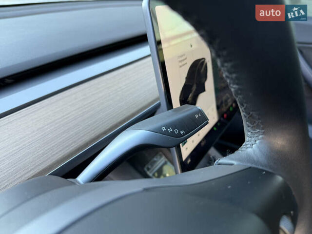 Черный Тесла Model Y, объемом двигателя 0 л и пробегом 68 тыс. км за 28500 $, фото 114 на Automoto.ua