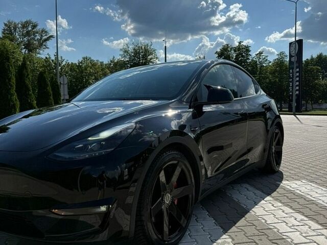 Черный Тесла Model Y, объемом двигателя 0 л и пробегом 90 тыс. км за 24000 $, фото 3 на Automoto.ua