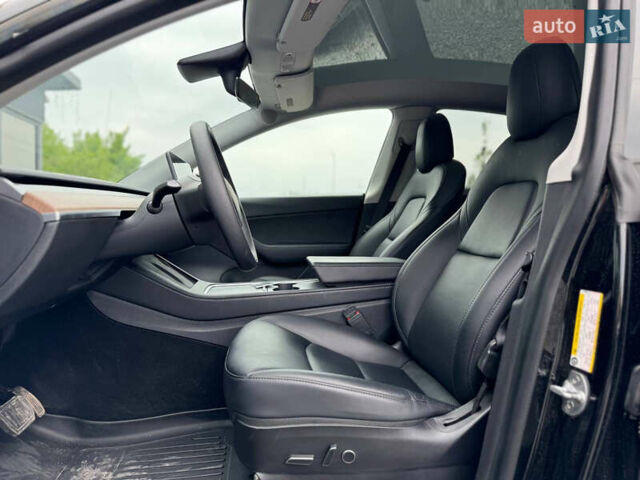 Черный Тесла Model Y, объемом двигателя 0 л и пробегом 63 тыс. км за 22500 $, фото 3 на Automoto.ua