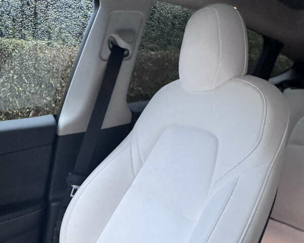 Черный Тесла Model Y, объемом двигателя 0 л и пробегом 79 тыс. км за 34000 $, фото 2 на Automoto.ua