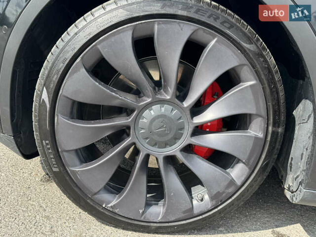 Черный Тесла Model Y, объемом двигателя 0 л и пробегом 61 тыс. км за 25000 $, фото 18 на Automoto.ua