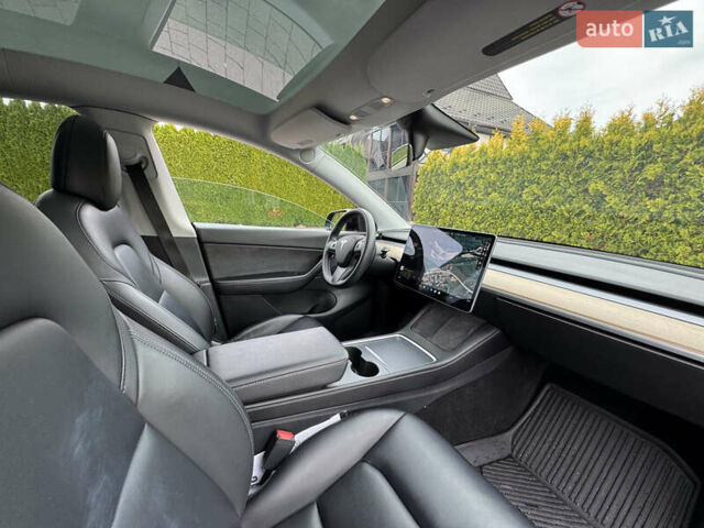 Чорний Тесла Model Y, об'ємом двигуна 0 л та пробігом 62 тис. км за 24999 $, фото 36 на Automoto.ua