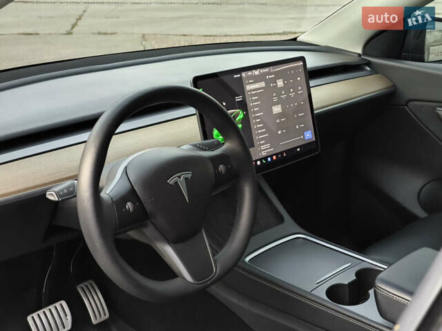 Черный Тесла Model Y, объемом двигателя 0 л и пробегом 57 тыс. км за 23950 $, фото 16 на Automoto.ua