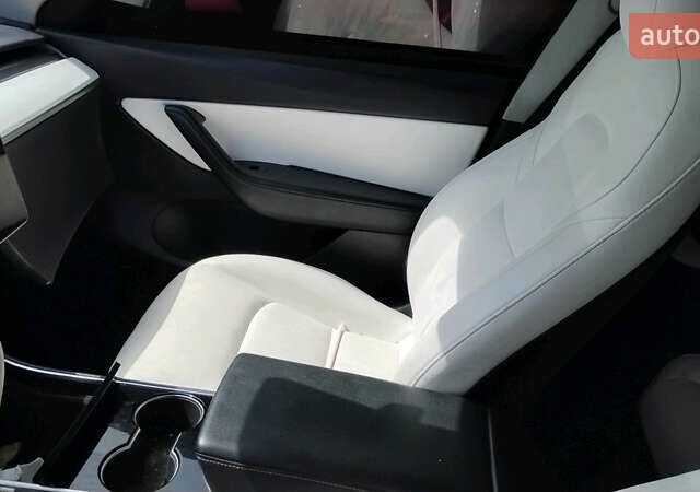 Черный Тесла Model Y, объемом двигателя 0 л и пробегом 165 тыс. км за 18800 $, фото 8 на Automoto.ua