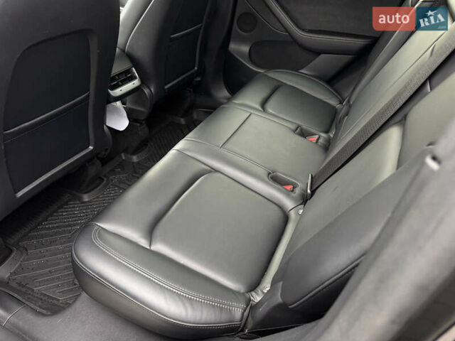 Чорний Тесла Model Y, об'ємом двигуна 0 л та пробігом 62 тис. км за 24999 $, фото 52 на Automoto.ua