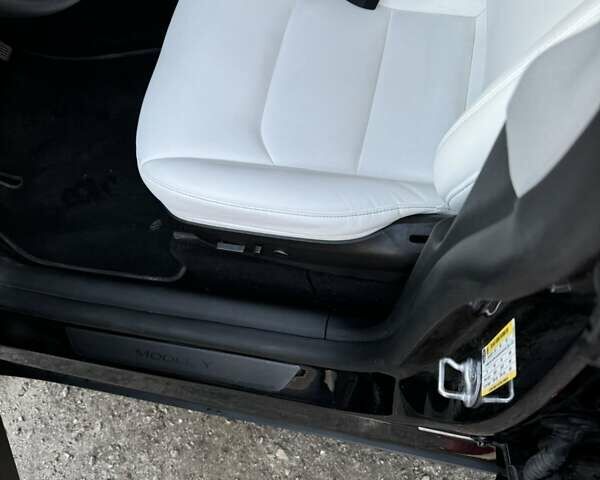 Черный Тесла Model Y, объемом двигателя 0 л и пробегом 101 тыс. км за 23999 $, фото 25 на Automoto.ua