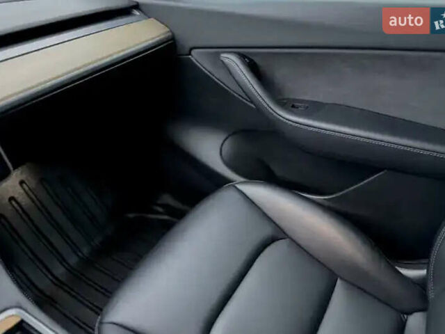 Черный Тесла Model Y, объемом двигателя 0 л и пробегом 162 тыс. км за 25700 $, фото 6 на Automoto.ua