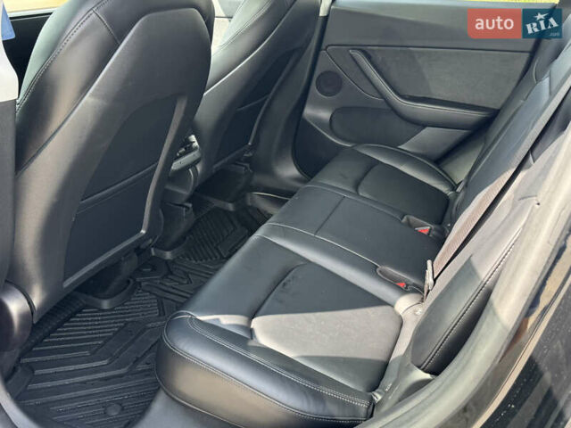 Черный Тесла Model Y, объемом двигателя 0 л и пробегом 61 тыс. км за 25000 $, фото 11 на Automoto.ua