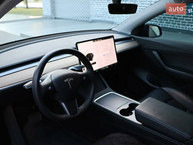 Черный Тесла Model Y, объемом двигателя 0 л и пробегом 60 тыс. км за 23555 $, фото 9 на Automoto.ua