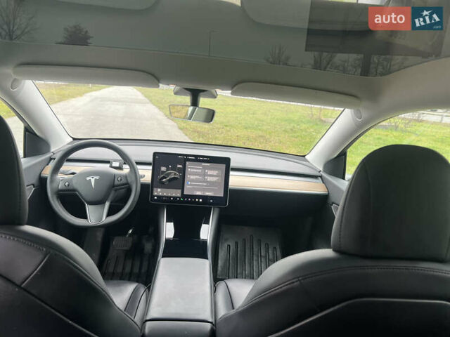 Черный Тесла Model Y, объемом двигателя 0 л и пробегом 97 тыс. км за 19999 $, фото 11 на Automoto.ua