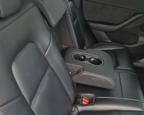 Черный Тесла Model Y, объемом двигателя 0 л и пробегом 128 тыс. км за 29999 $, фото 12 на Automoto.ua