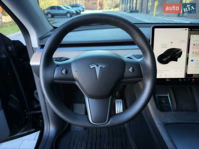 Черный Тесла Model Y, объемом двигателя 0 л и пробегом 68 тыс. км за 28500 $, фото 146 на Automoto.ua