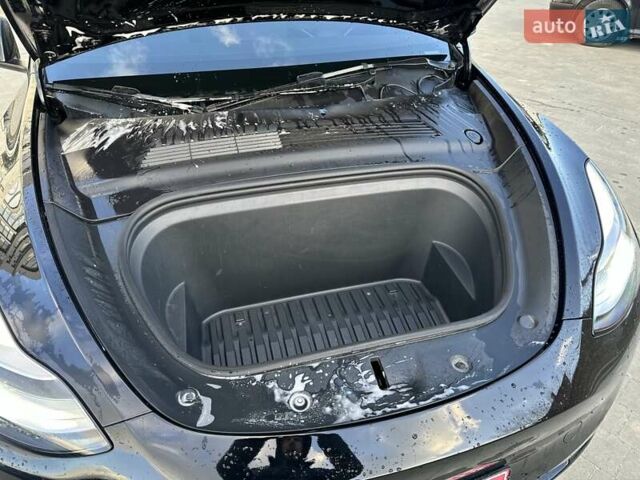 Черный Тесла Model Y, объемом двигателя 0 л и пробегом 59 тыс. км за 24900 $, фото 41 на Automoto.ua