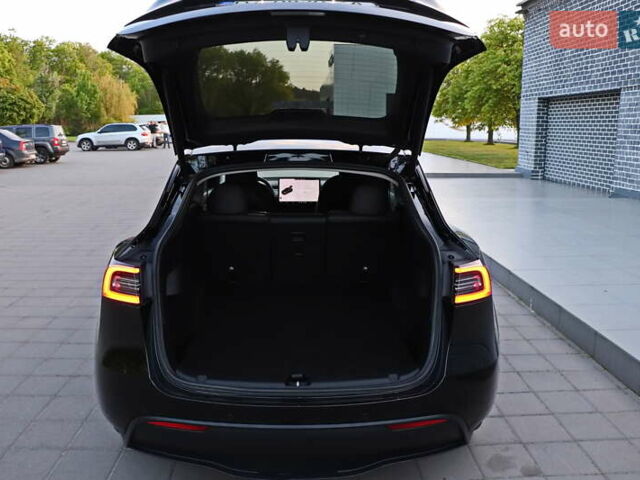 Черный Тесла Model Y, объемом двигателя 0 л и пробегом 60 тыс. км за 23555 $, фото 13 на Automoto.ua