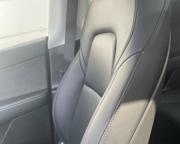 Чорний Тесла Model Y, об'ємом двигуна 0 л та пробігом 43 тис. км за 28300 $, фото 13 на Automoto.ua