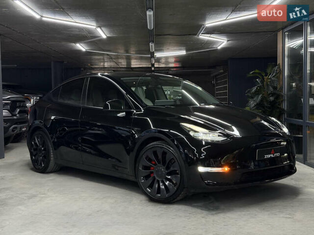 Черный Тесла Model Y, объемом двигателя 0 л и пробегом 70 тыс. км за 26900 $, фото 1 на Automoto.ua