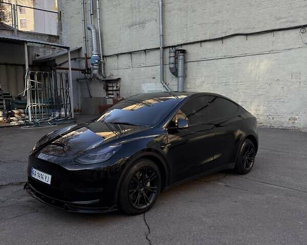 Черный Тесла Model Y, объемом двигателя 0 л и пробегом 59 тыс. км за 28999 $, фото 3 на Automoto.ua