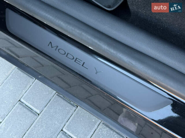 Черный Тесла Model Y, объемом двигателя 0 л и пробегом 68 тыс. км за 28500 $, фото 95 на Automoto.ua