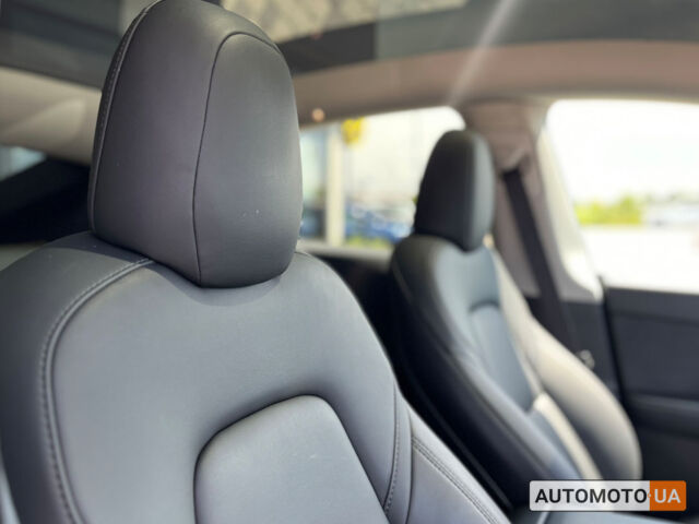 Черный Тесла Model Y, объемом двигателя 80 л и пробегом 44 тыс. км за 27999 $, фото 18 на Automoto.ua