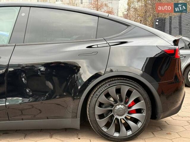 Черный Тесла Model Y, объемом двигателя 0 л и пробегом 141 тыс. км за 23999 $, фото 3 на Automoto.ua