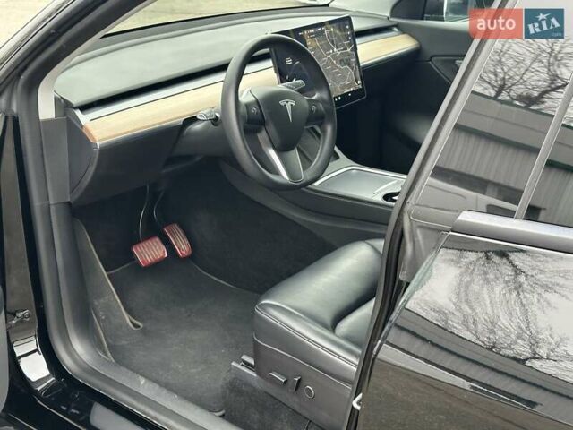 Черный Тесла Model Y, объемом двигателя 0 л и пробегом 127 тыс. км за 26990 $, фото 13 на Automoto.ua