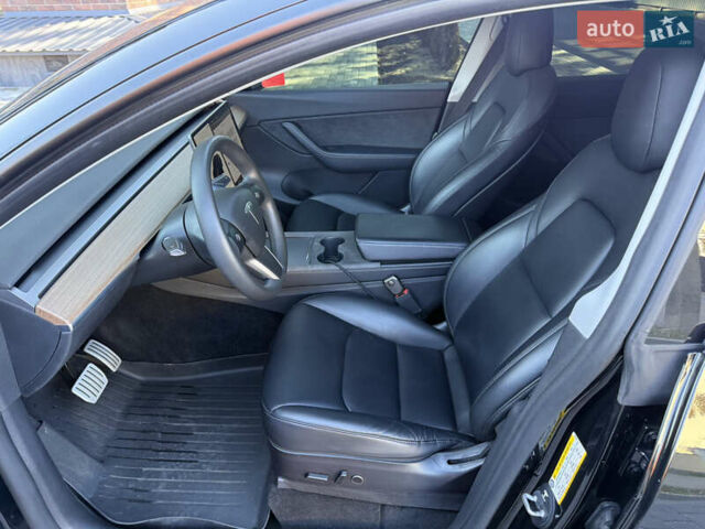 Черный Тесла Model Y, объемом двигателя 0 л и пробегом 68 тыс. км за 28500 $, фото 98 на Automoto.ua